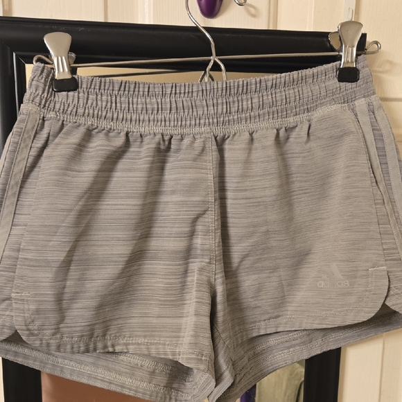 Adidas Women's Heathered Gray Athletic Shorts Size XS - Picture 1 of 5